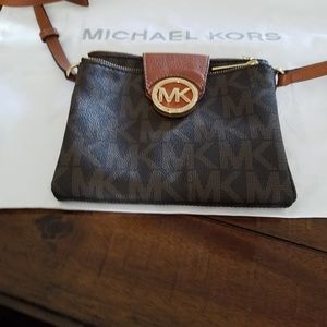 MK CROSSBODY
